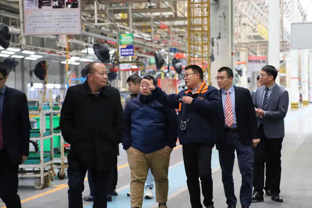 Vietnam TMT Group visits United Heavy Truck