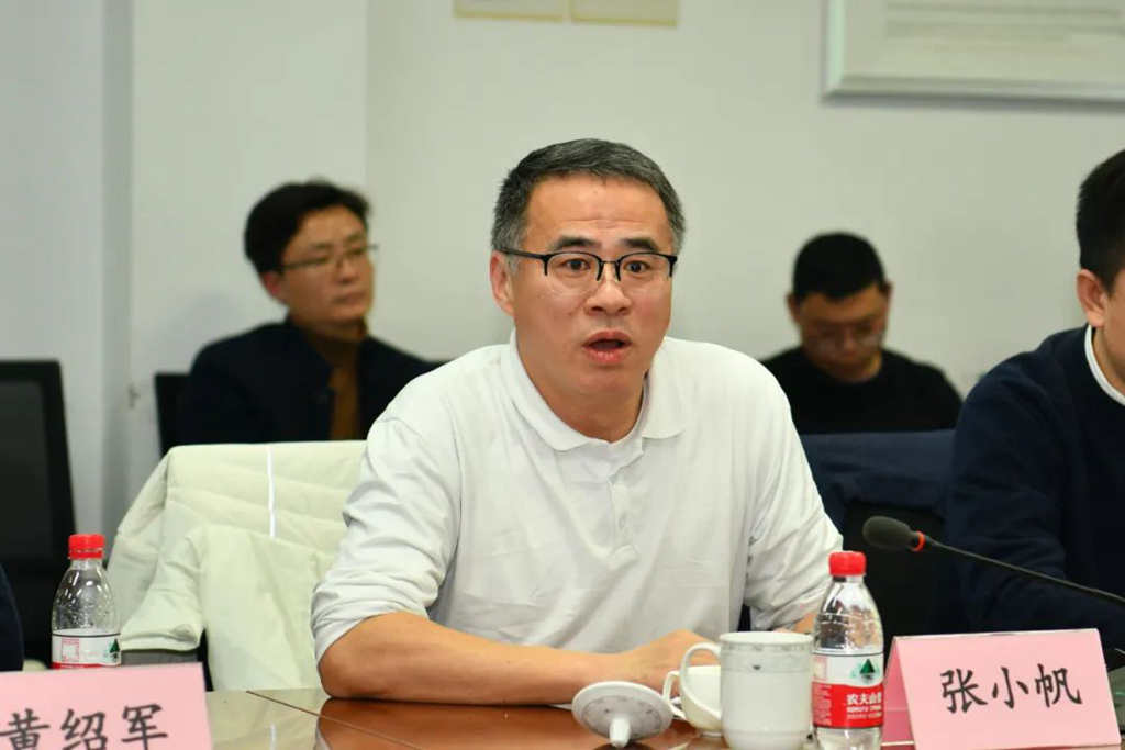 Strategic Cooperation Symposium between Dongfeng Commercial Vehicle and Zoomlion Heavy Industry