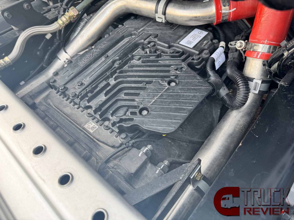 680 Horsepower! Beijing ZhuiMeng High-End 6x4 Tractor Review