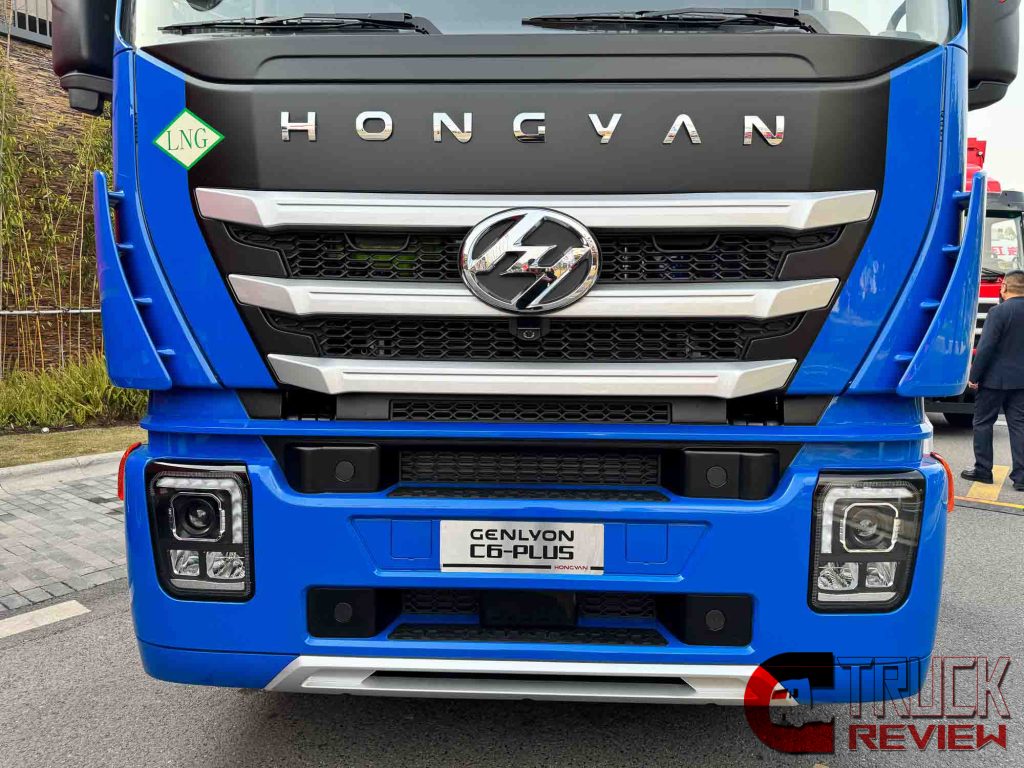 Review : LNG-Powered | Low Cost & High Performance | SAIC Hongyan GENLYON C6P LNG Tractor