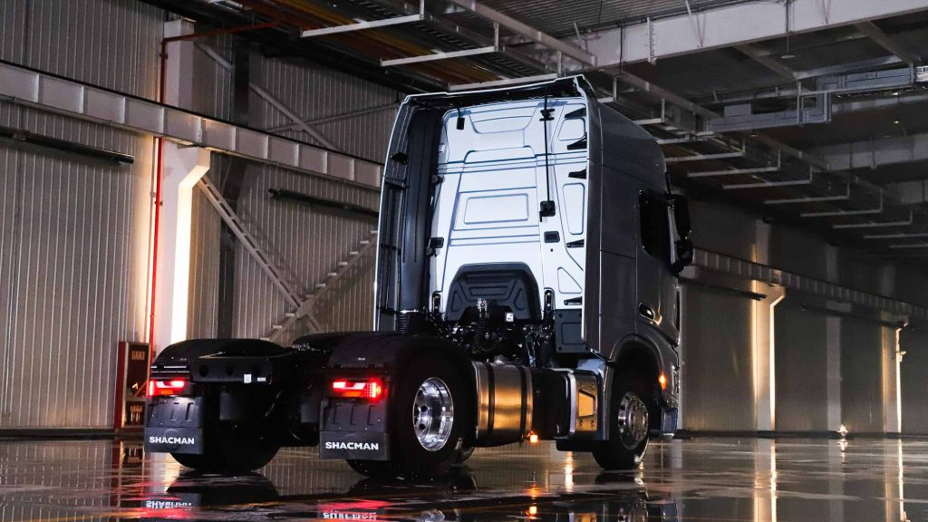 SHACMAN X6000 High-End Tractor