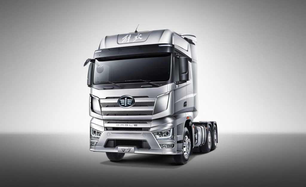 FAW J7 High-End Tractor Truck