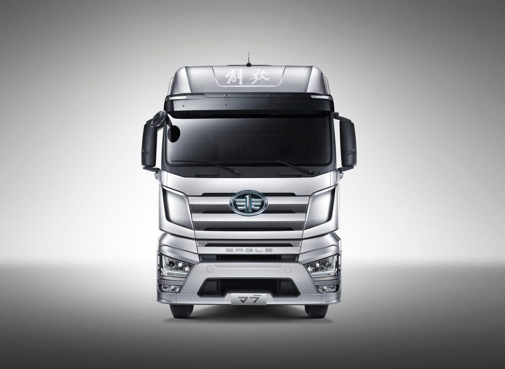 FAW J7 High-End Tractor Truck