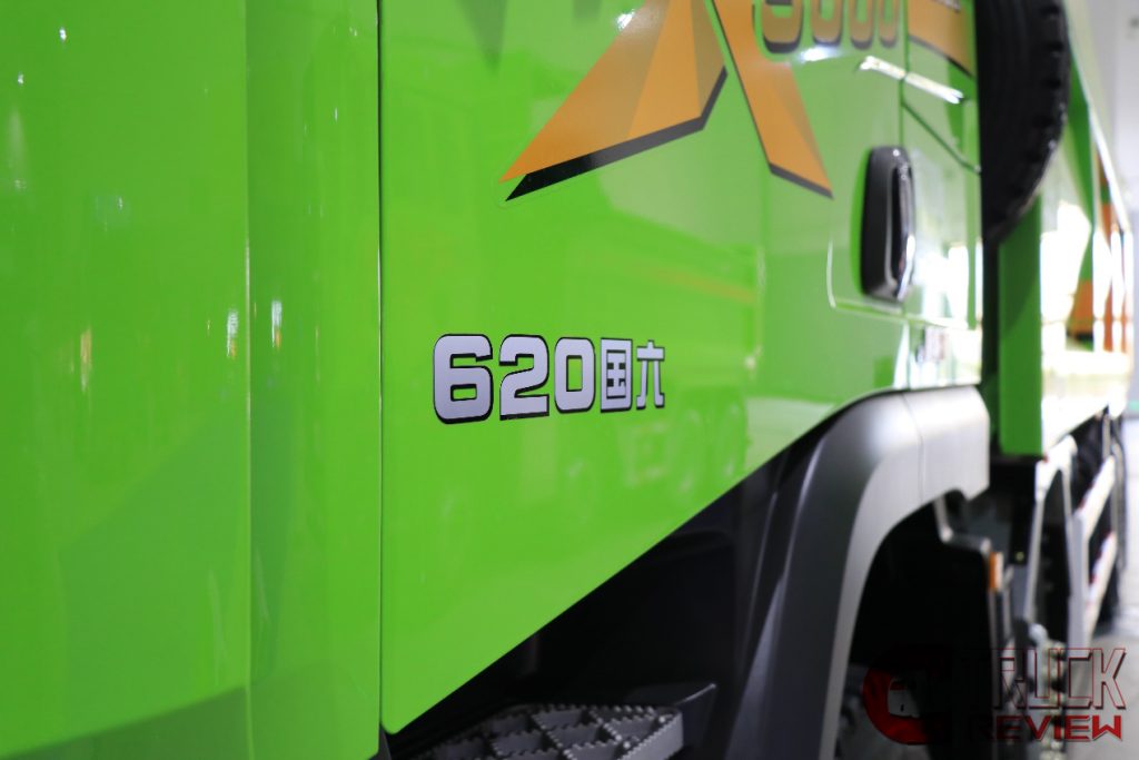Review : 620 HorsePower！This SHACMAN X5000 dump truck is truly high-end !