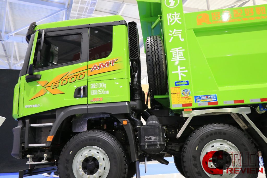 Review : 620 HorsePower！This SHACMAN X5000 dump truck is truly high-end !