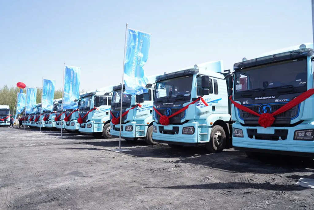 SHACMAN has delivered 110 units of the M3000E new energy heavy trucks to a major customer in Shanxi