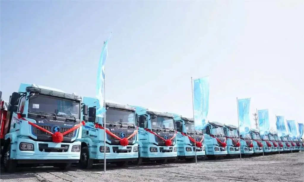 SHACMAN has delivered 110 units of the M3000E new energy heavy trucks to a major customer in Shanxi