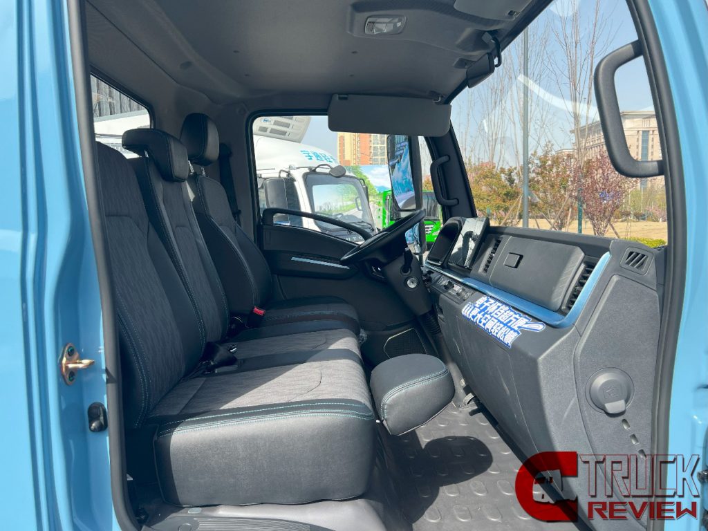 Review : Just the right size | Mid-Battery | Yutong T2 Small Light Truck