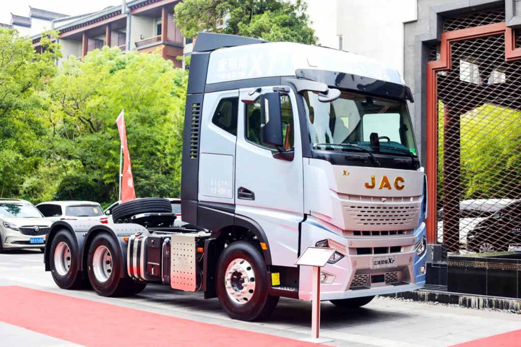 Effortlessly Handling Mid-to-Long Distance Logistics Challenges, Let the JAC Star X7 Lead the Way