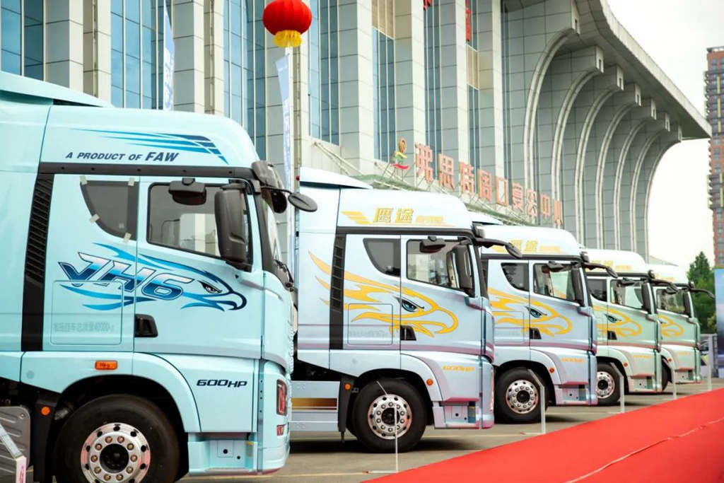 New Benchmark for High-Horsepower Gas-Powered Heavy-Duty Trucks: FAW Yingtu & JH6 6SX1-600 Officially Launched