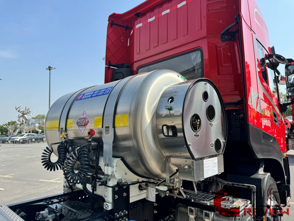 Ultra Low Gas Cost & PowerTrain Upgraded | DFCV TianLong KL DragonEngine 3.0 NG tractor truck