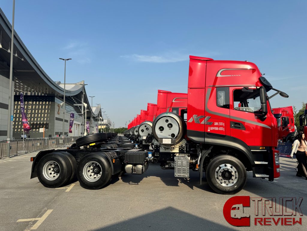 Ultra Low Gas Cost & PowerTrain Upgraded | DFCV TianLong KL DragonEngine 3.0 NG tractor truck