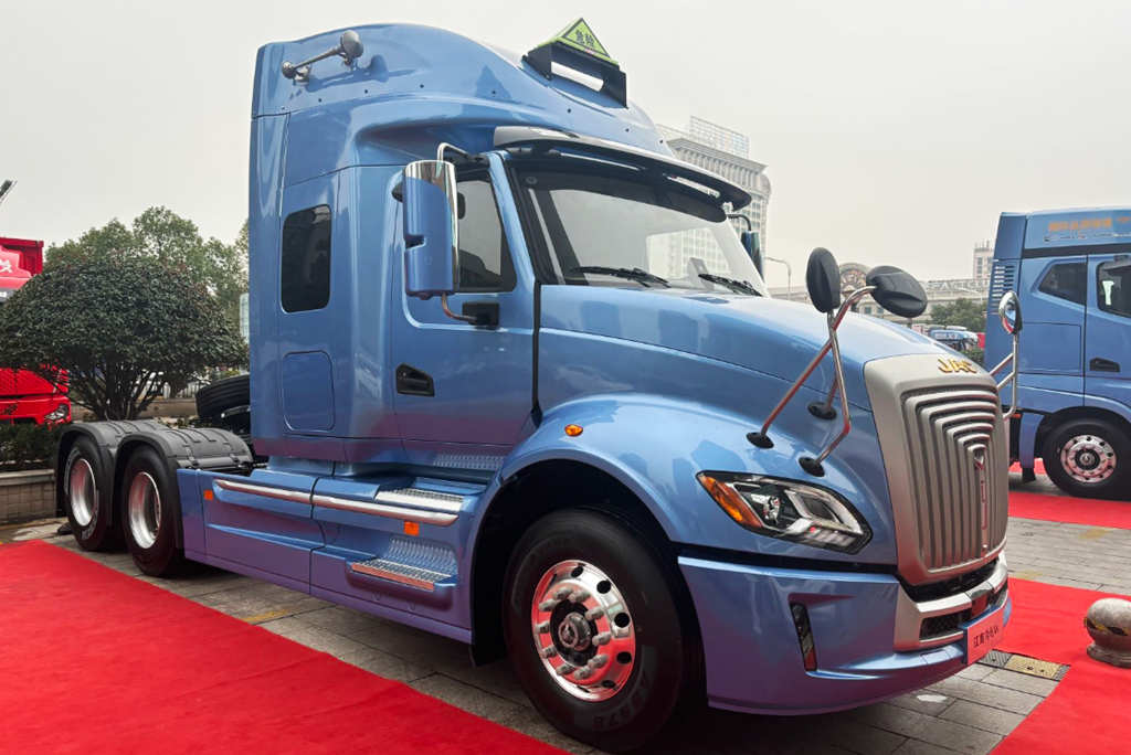 JAC KuaYue V5: The Professional Choice for Hazardous Materials Transportation
