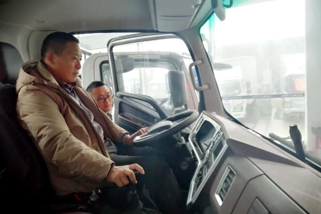 Shuailing S6 Glory Edition: Big, beautiful, intelligent and economical, the leader and popularizer of high-end light trucks