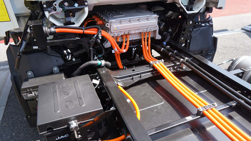 JAC Shuailing ES6: Seven Key Features to Establish a New Benchmark in High-End Pure Electric Light Trucks