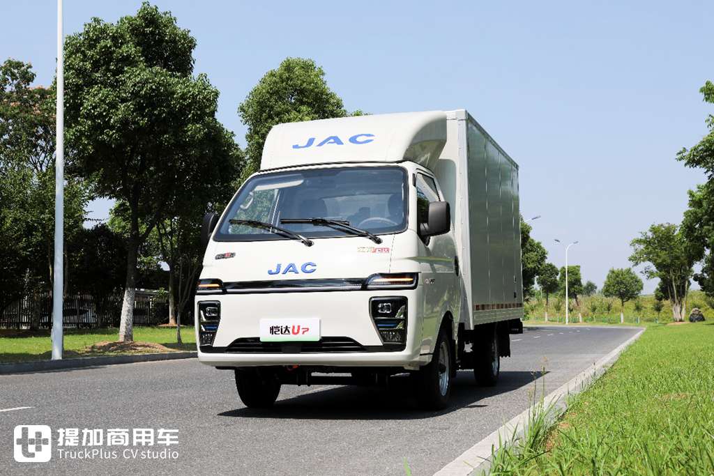 What is a high-end luxury cabover truck? What kind of configuration should it have? A real shot of JAC Kaida U7 electric cabover truck tells you