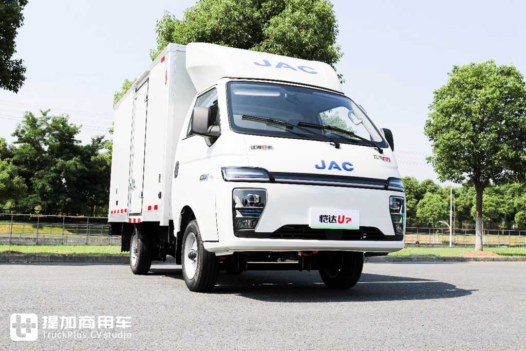 What is a high-end luxury cabover truck? What kind of configuration should it have? A real shot of JAC Kaida U7 electric cabover truck tells you