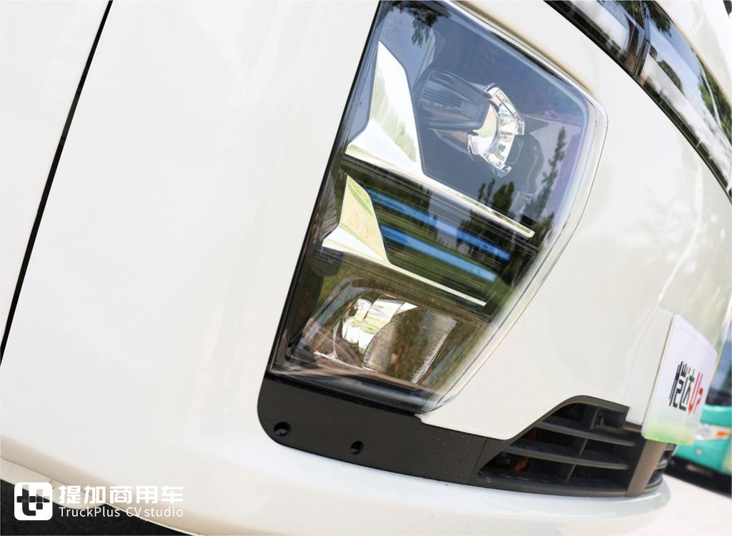 What is a high-end luxury cabover truck? What kind of configuration should it have? A real shot of JAC Kaida U7 electric cabover truck tells you