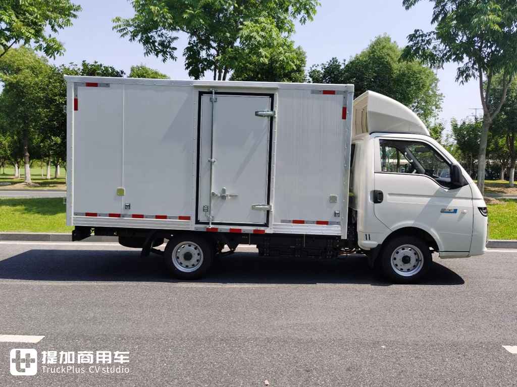 What is a high-end luxury cabover truck? What kind of configuration should it have? A real shot of JAC Kaida U7 electric cabover truck tells you