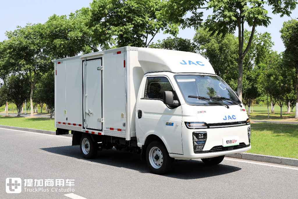 What is a high-end luxury cabover truck? What kind of configuration should it have? A real shot of JAC Kaida U7 electric cabover truck tells you