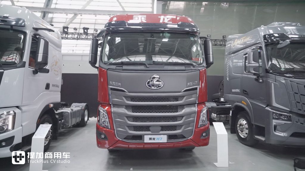 15L High-Horsepower Gas Engine and Human-Centered Cab Design: A Close Look at the Chenglong H7 High-Horsepower LNG Tractor