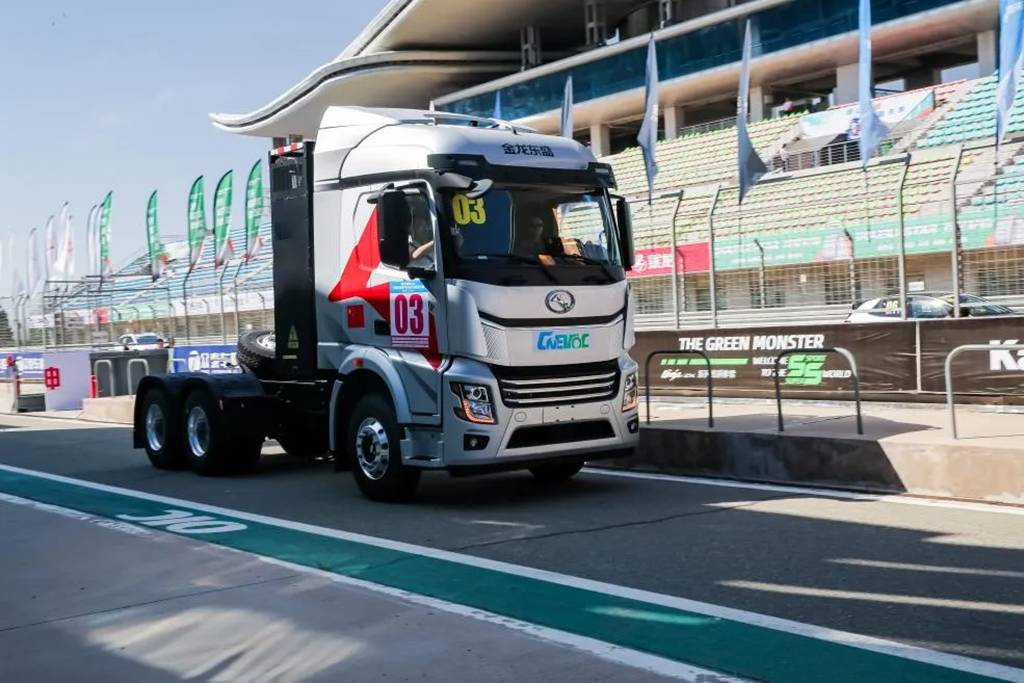 Golden Dragon KT601 Wins Three Awards at the 2024 China New Energy Vehicle Endurance Race