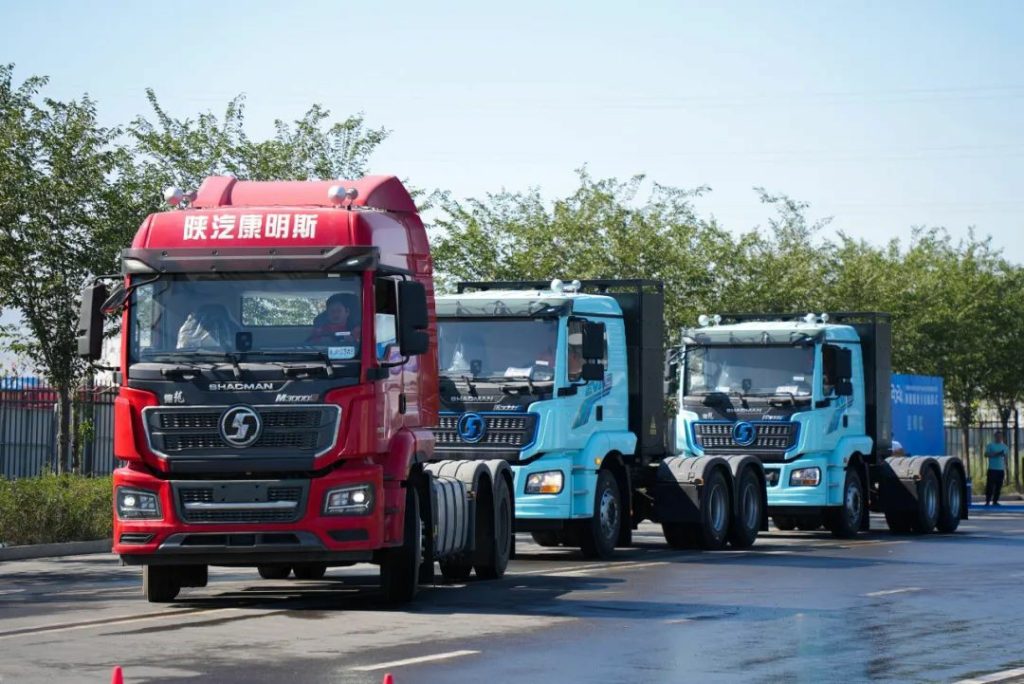 Shaanxi Heavy Duty Trucks Secures a Major Order with 500 Strategic Signings and 100 Bulk Deliveries