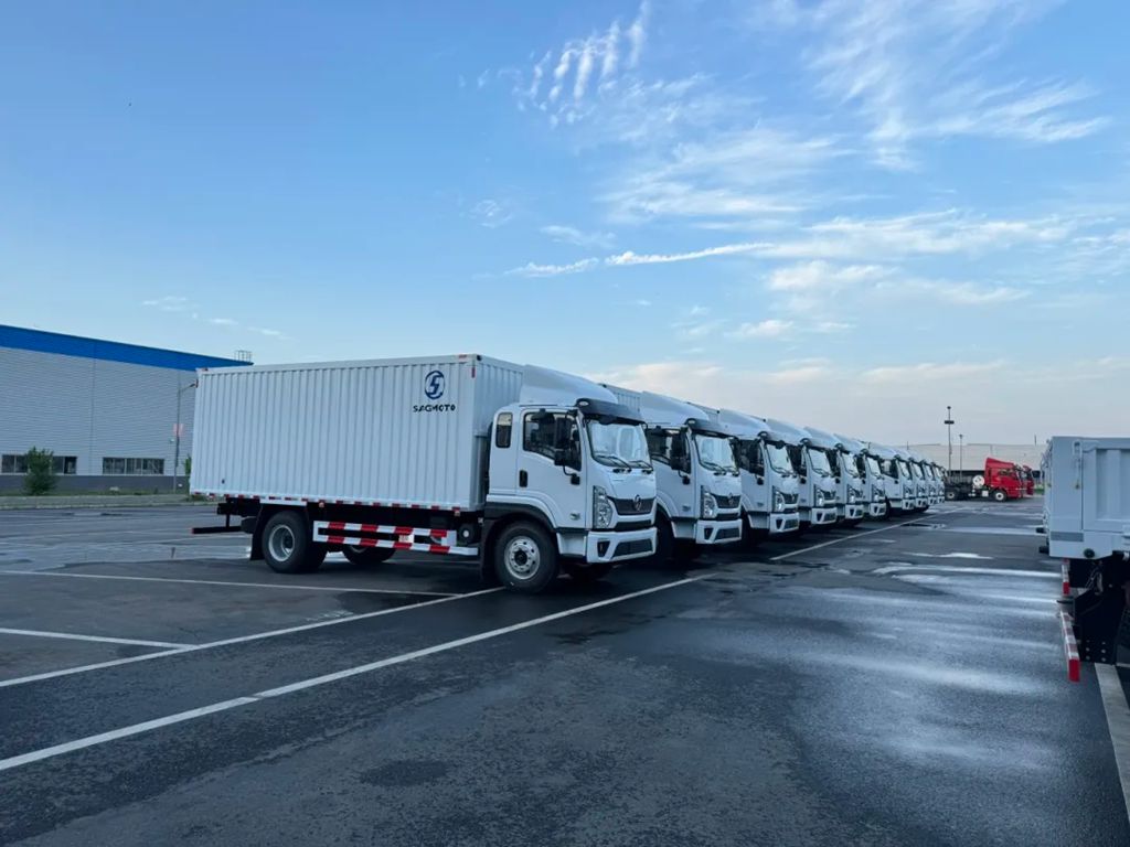 Embarking for Angola! Shacman commercial vehicles and Fast Gear Collaborate to Support Local Development
