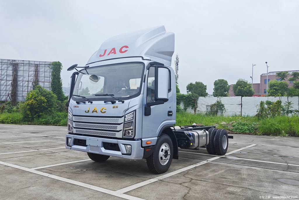 Transportation Made Easier: The JAC Junling A9 Truck Delivers Comfort and Power for Drivers