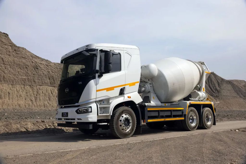 BYD's Commitment to Quality: Testing New Energy Commercial Vehicles in Turpan's Extreme Heat