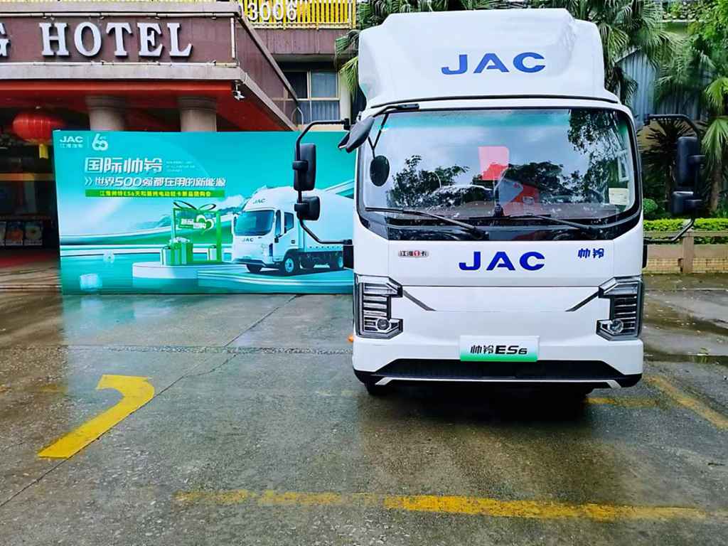 Upgrade Without Price Increase! JAC Shuailing ES6 Tianhe Edition Launched in Guangzhou to Promote Green Transformation