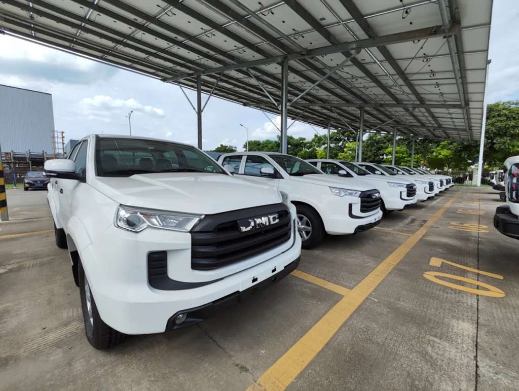 The First Batch of 50 JMC Pickups Heads to Qatar