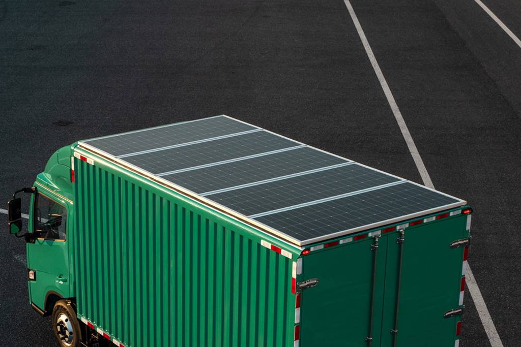 Farizon Commercial Vehicle launches photovoltaic light truck, Leading the Industry with the "Light" of Technology