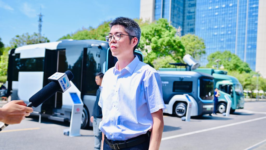 A Futuristic Tech Showcase: Unveiling Dongfeng Motor Corporation's Innovative Technologies