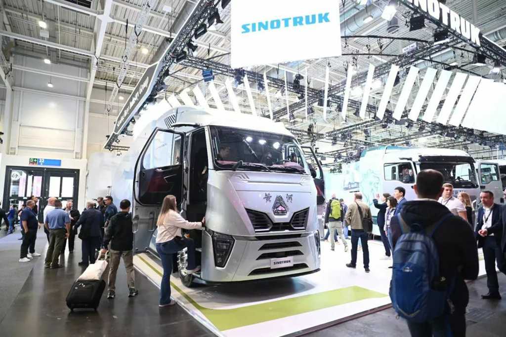 A Touch of Sky Blue | China National Heavy Duty Truck's Products Debut at the 2024 Hannover International Commercial Vehicle Show