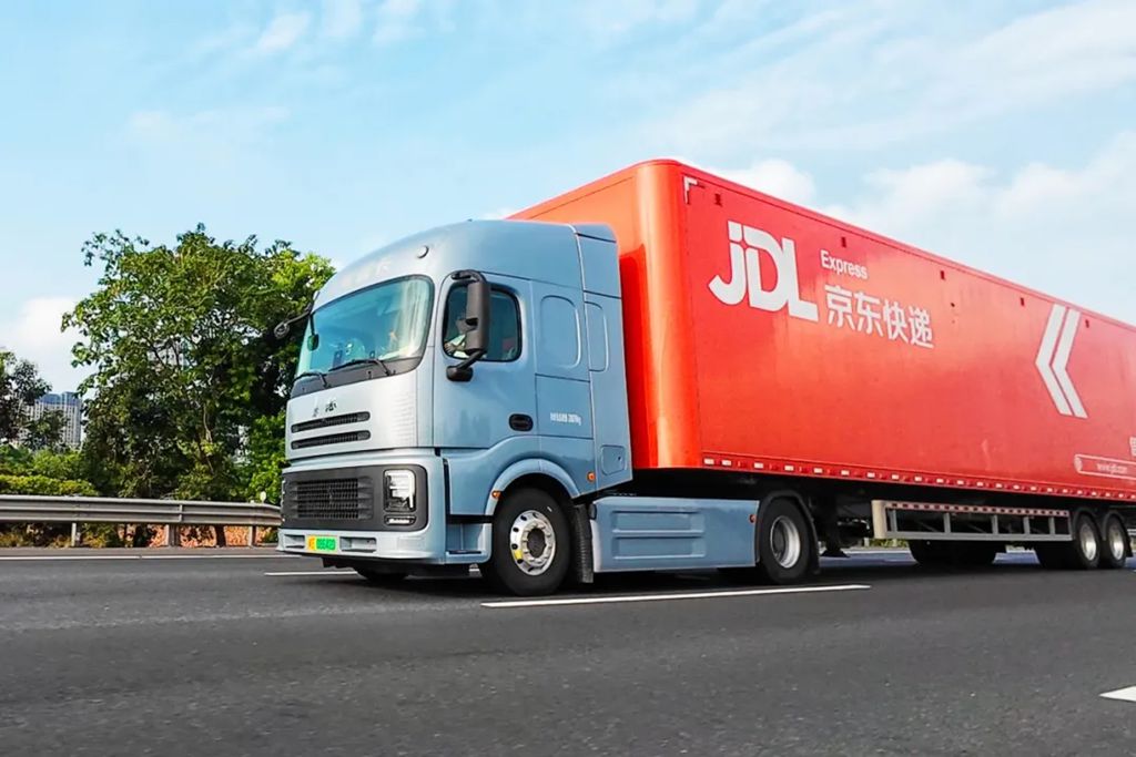 A Popular Collaboration at the International Transportation Expo: Great Wall Commercial Vehicles and JD Logistics Jointly Build a New Paradigm for Zero-Carbon Express Delivery