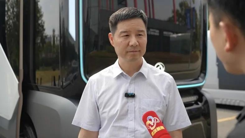 A Futuristic Tech Showcase: Unveiling Dongfeng Motor Corporation's Innovative Technologies