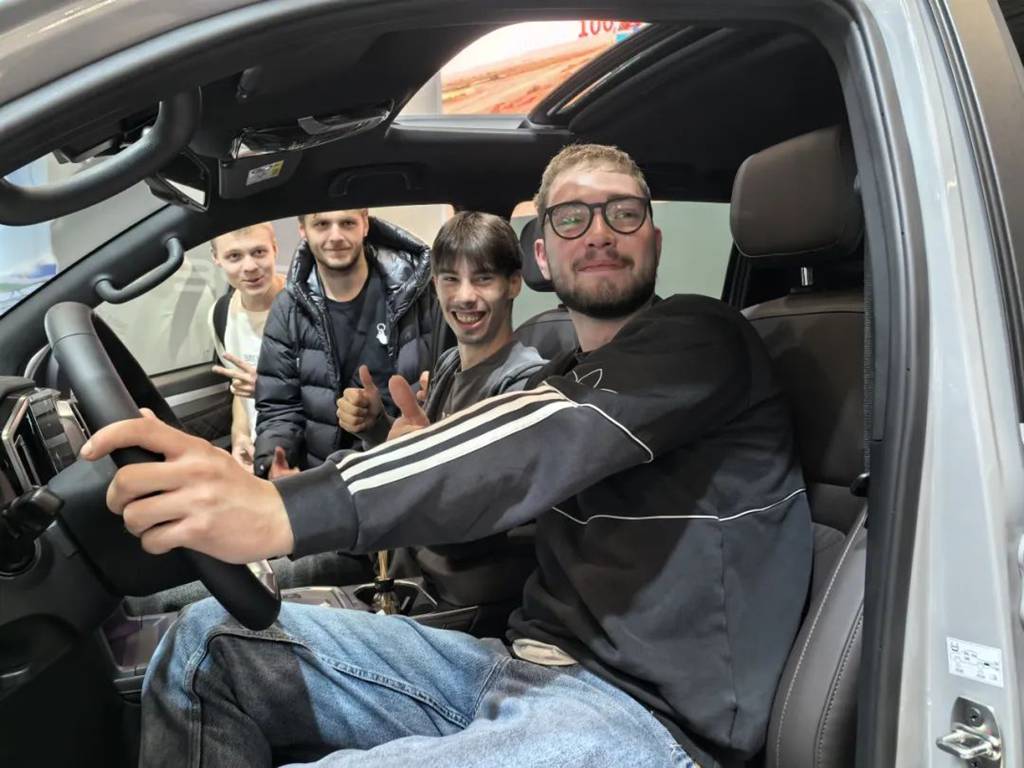 Lighting Up China’s Colors: JAC Group Competes in Frankfurt’s "Automotive Olympics"