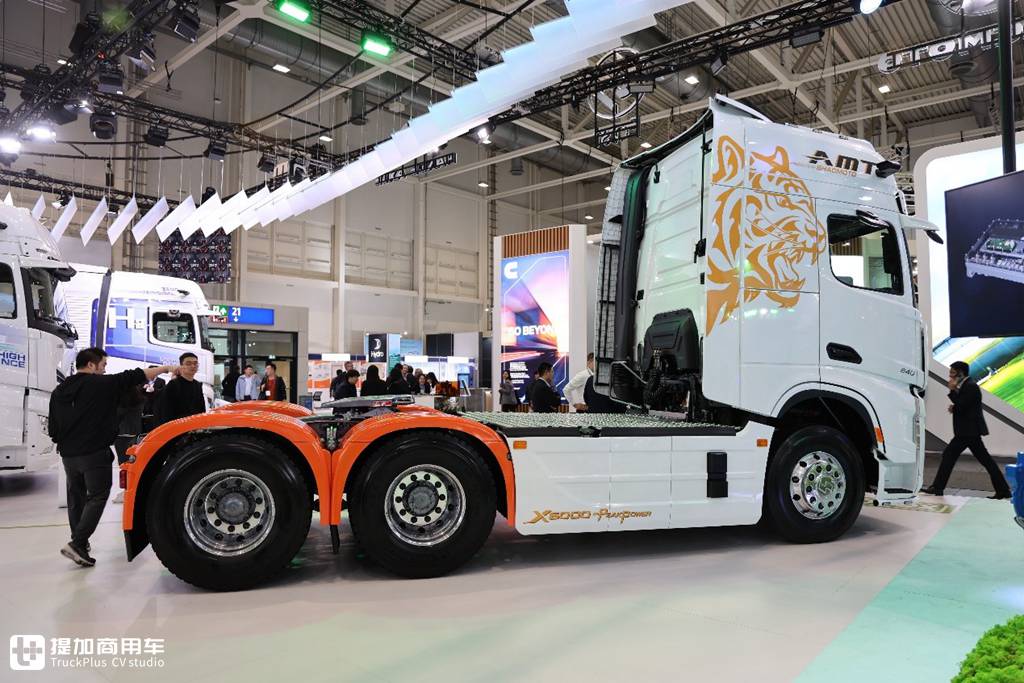 The Most Powerful Truck at the Show! Shaanxi Automobile Delong X6000 840 Horsepower Tractor Makes an Appearance at the Hannover IAA International Motor Show, with Top-Tier Specifications