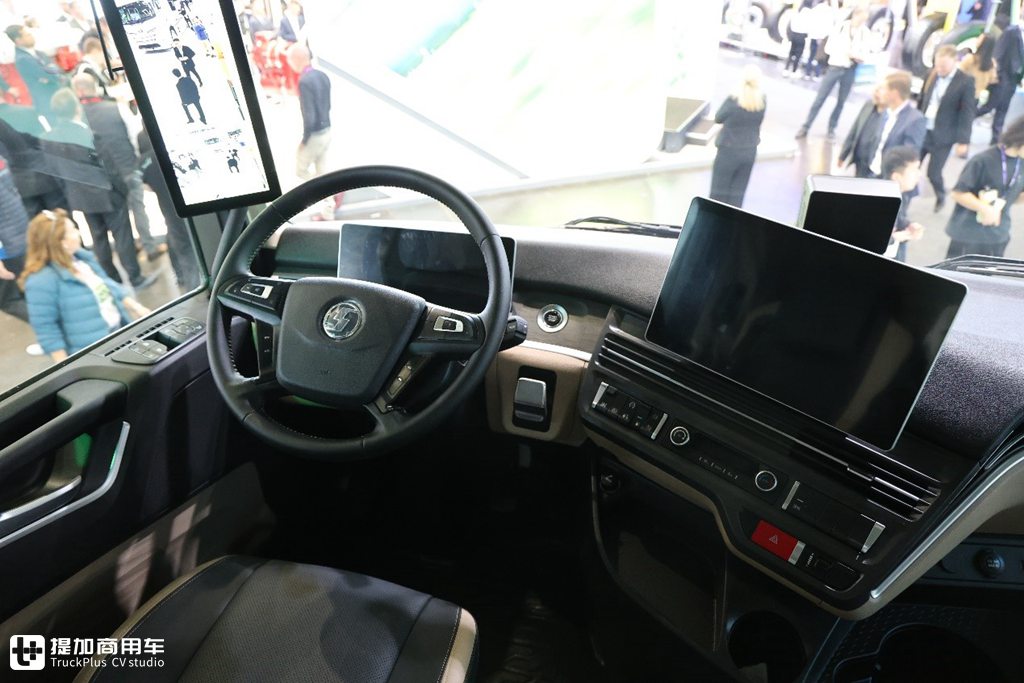 The Most Powerful Truck at the Show! Shaanxi Automobile Delong X6000 840 Horsepower Tractor Makes an Appearance at the Hannover IAA International Motor Show, with Top-Tier Specifications
