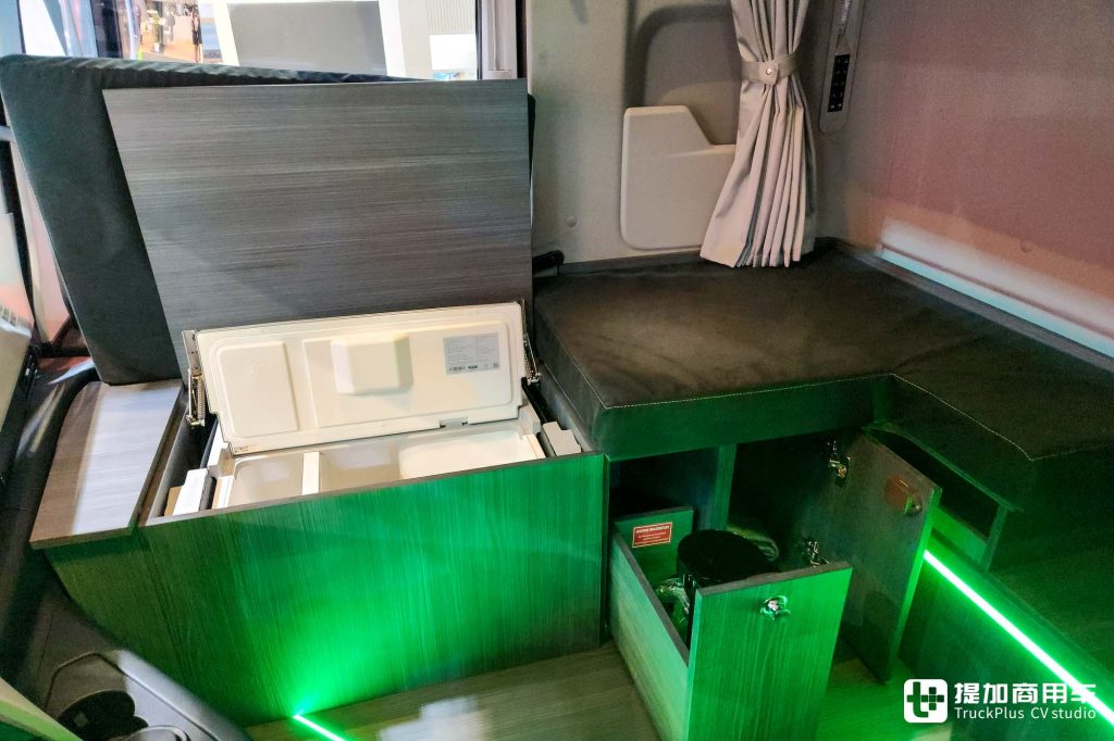2024 IAA: New Generation Diesel Powertrain Debuts, Living Cabin Model Draws Attention, Ford Trucks Exhibit Interpretation