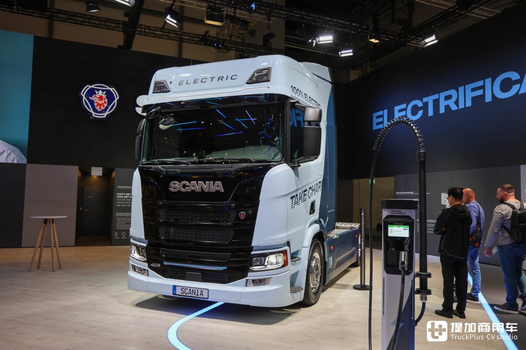 2024 IAA: The Power of Both Tractor and Swap Body Chassis Combined, How Strong is the Scania 40 R Pure Electric Heavy Truck? A Hands-on Look