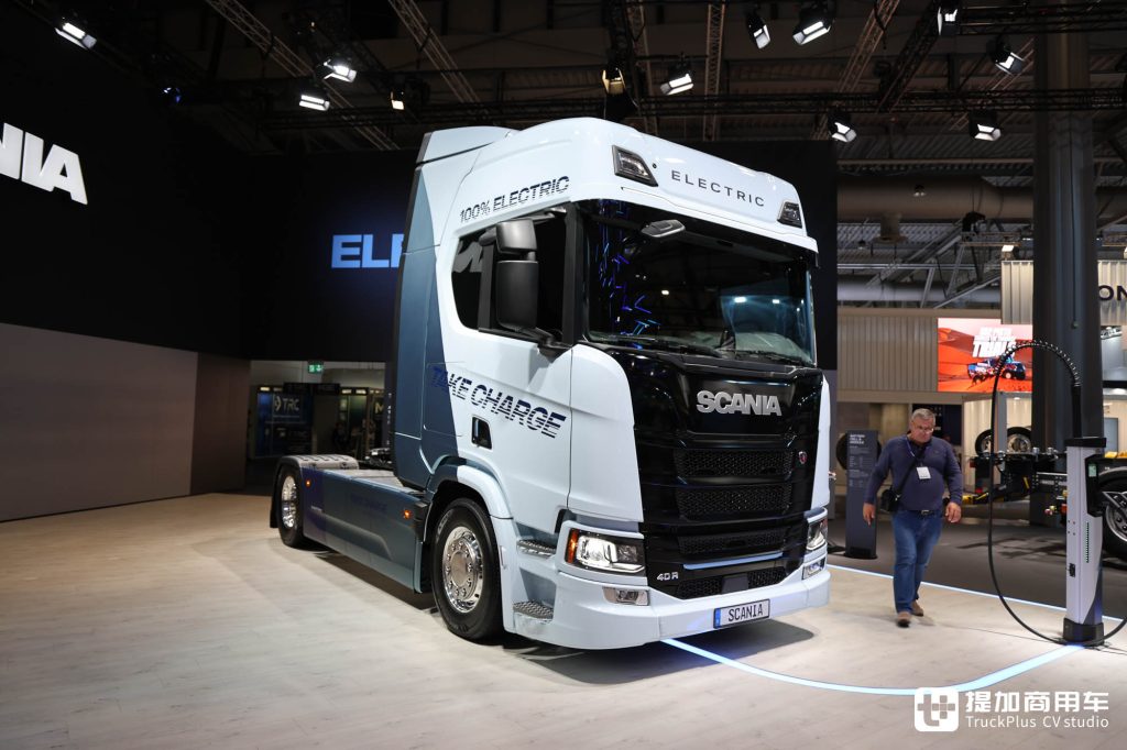 2024 IAA: The Power of Both Tractor and Swap Body Chassis Combined, How Strong is the Scania 40 R Pure Electric Heavy Truck? A Hands-on Look