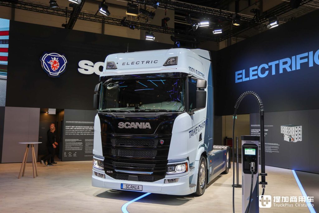 2024 IAA: The Power of Both Tractor and Swap Body Chassis Combined, How Strong is the Scania 40 R Pure Electric Heavy Truck? A Hands-on Look