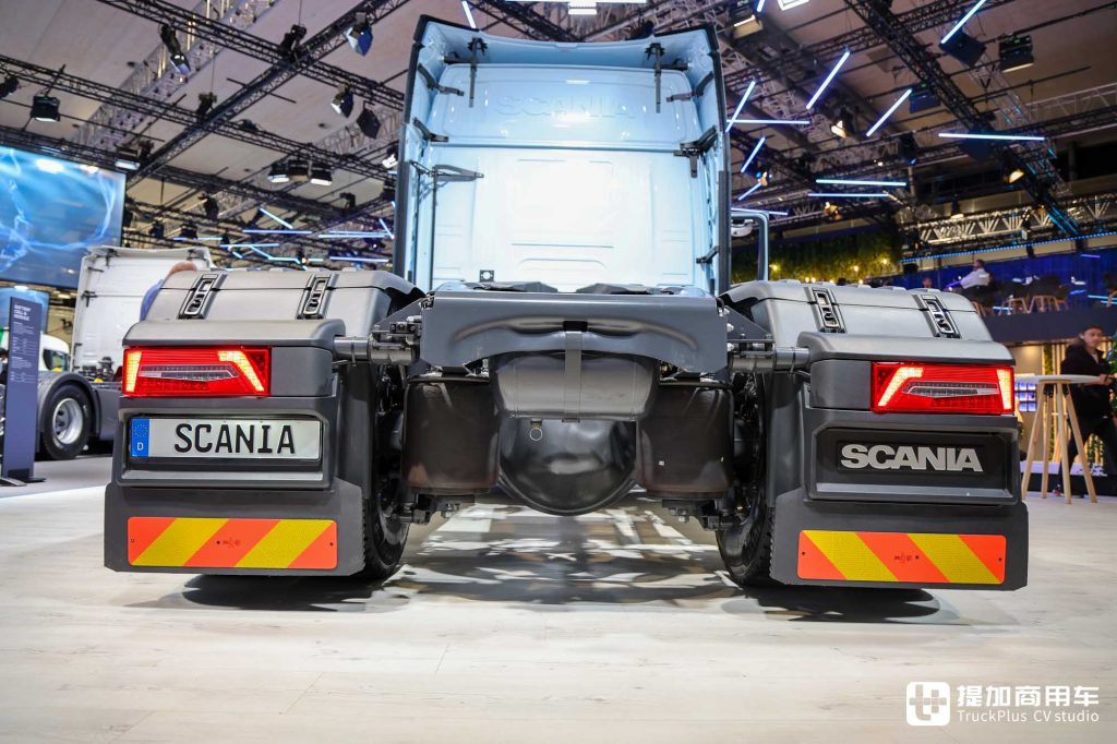 2024 IAA: The Power of Both Tractor and Swap Body Chassis Combined, How Strong is the Scania 40 R Pure Electric Heavy Truck? A Hands-on Look