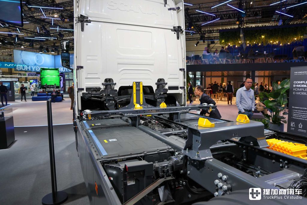 2024 IAA: The Power of Both Tractor and Swap Body Chassis Combined, How Strong is the Scania 40 R Pure Electric Heavy Truck? A Hands-on Look