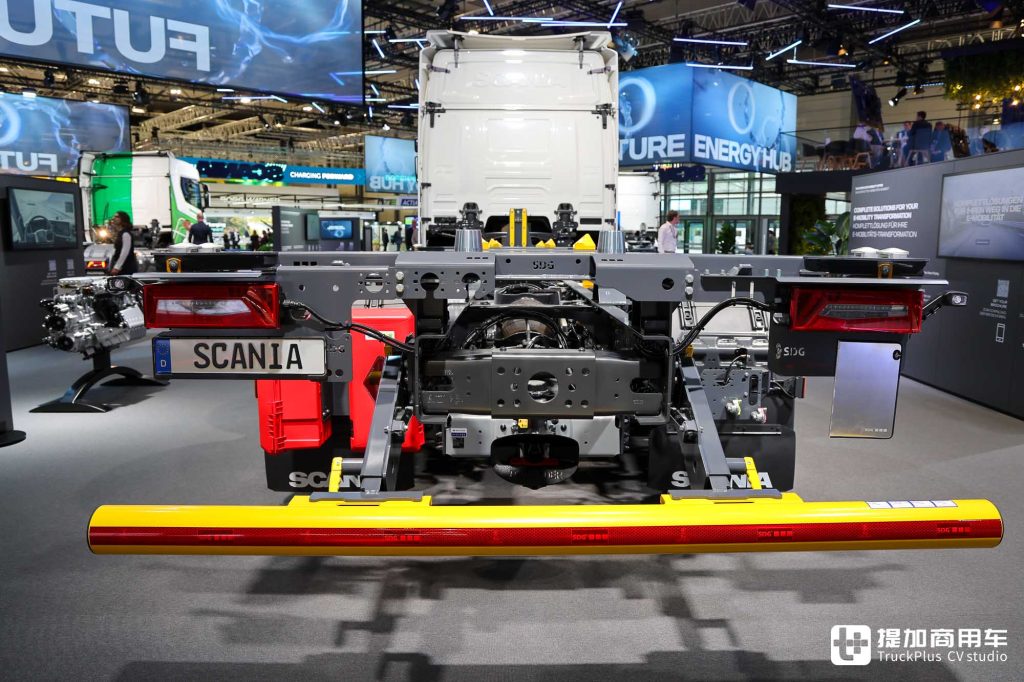 2024 IAA: The Power of Both Tractor and Swap Body Chassis Combined, How Strong is the Scania 40 R Pure Electric Heavy Truck? A Hands-on Look
