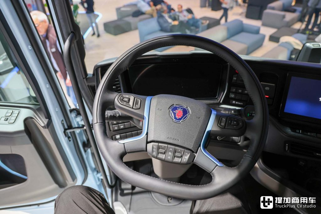 2024 IAA: The Power of Both Tractor and Swap Body Chassis Combined, How Strong is the Scania 40 R Pure Electric Heavy Truck? A Hands-on Look