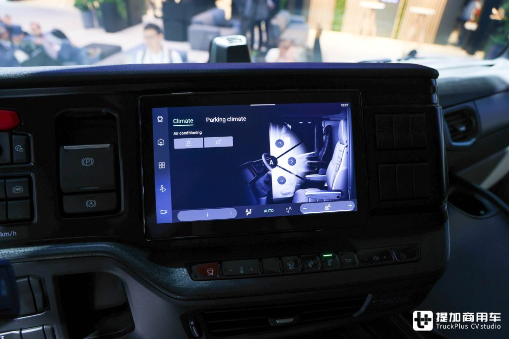 2024 IAA: The Power of Both Tractor and Swap Body Chassis Combined, How Strong is the Scania 40 R Pure Electric Heavy Truck? A Hands-on Look