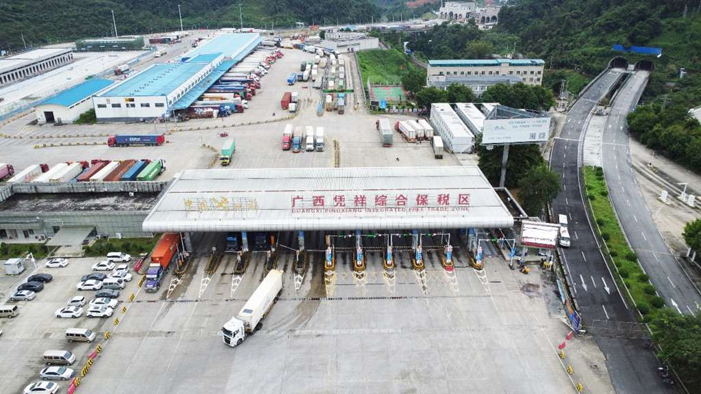 Technology Transforms Border Trade: Dongfeng Liuqi’s Chenglong Unmanned Trucks Boost China’s First Cross-Border Smart Port